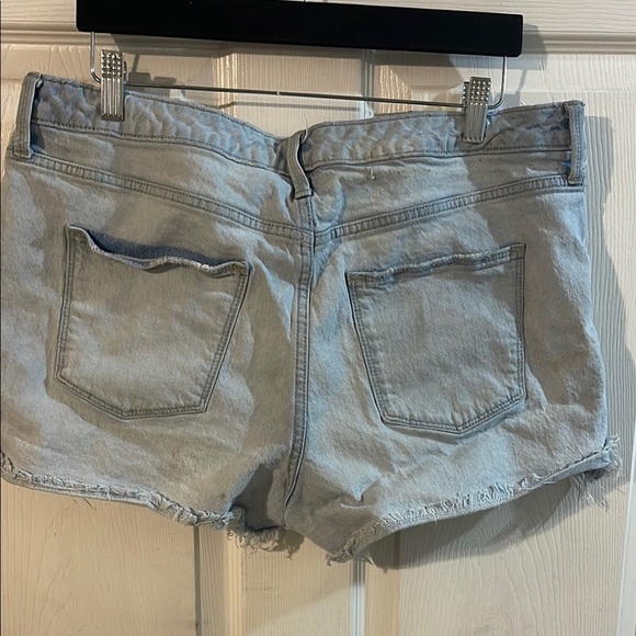 Universal Thread Light Wash Jean Shorts - Picture 5 of 7